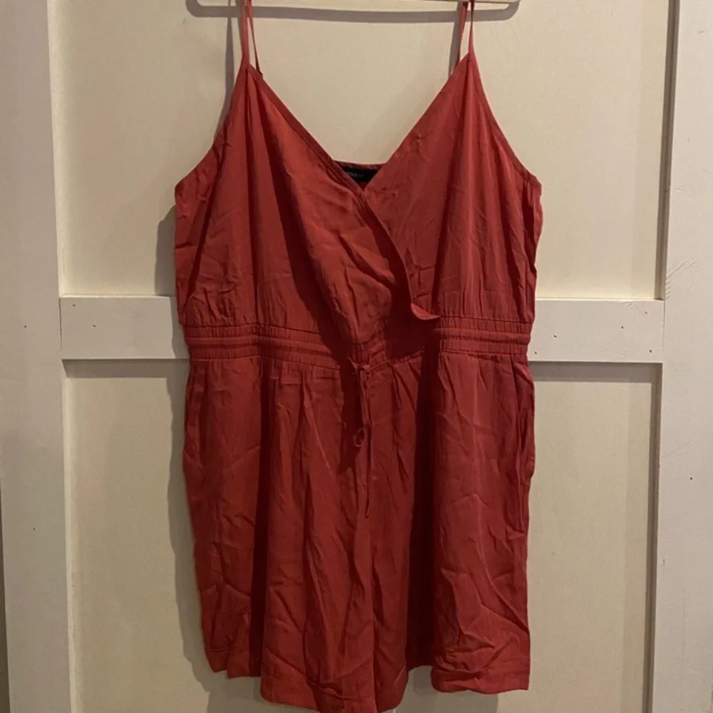 🍁Forever 21 Cami Romper - Picture 2 of 9